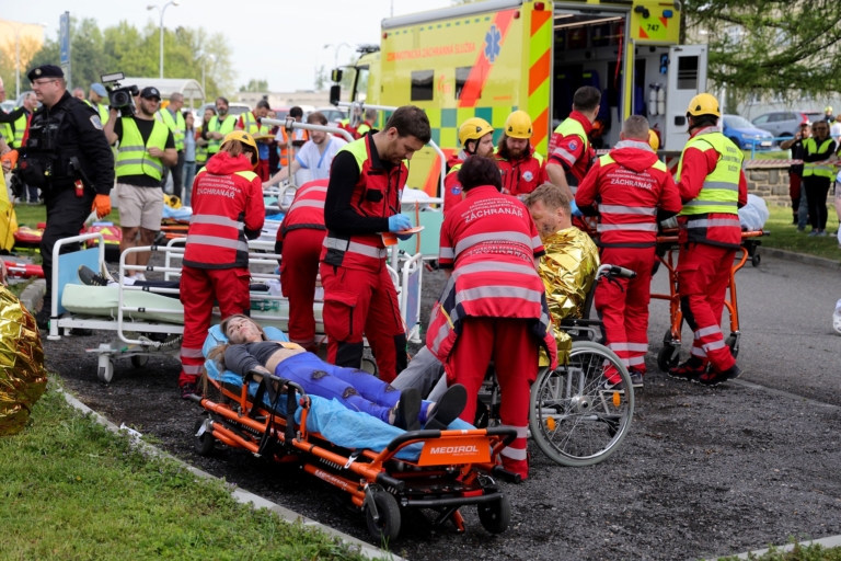 ZÁCHRANÁŘI ZASAHOVALI U SIMULOVANÉHO POŽÁRU V NEMOCNICI