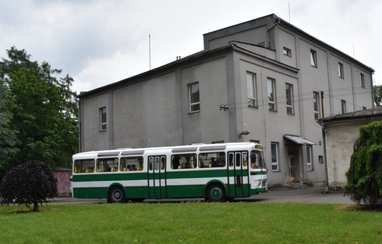 NÁVŠTĚVNÍKY BUDE PO TEXTILKÁCH OPĚT VOZIT HISTORICKÁ KAROSA