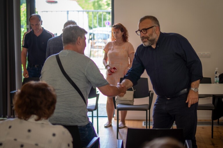 LIDÉ SE PTALI I CHVÁLILI. PRIMÁTOR SE V MÍSTKU SETKAL S OBČANY