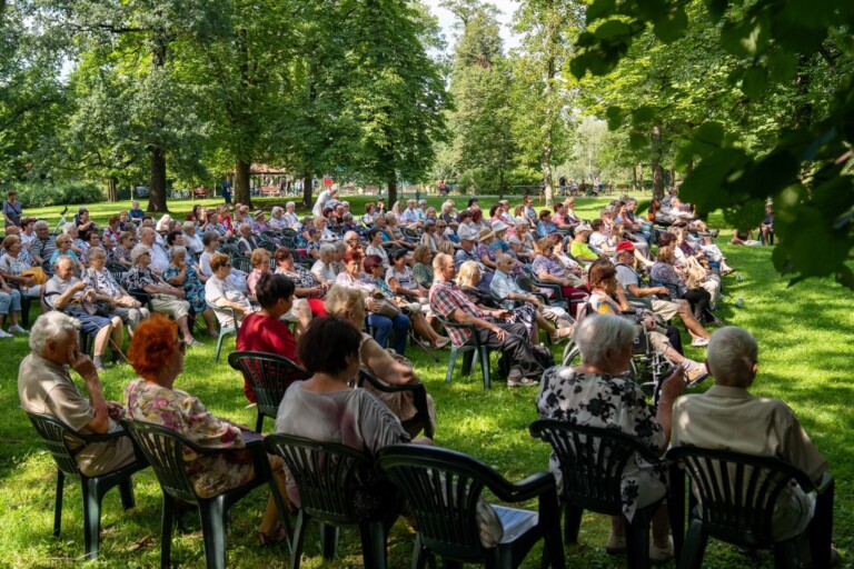 PROMENÁDNÍ KONCERTY V PARKU