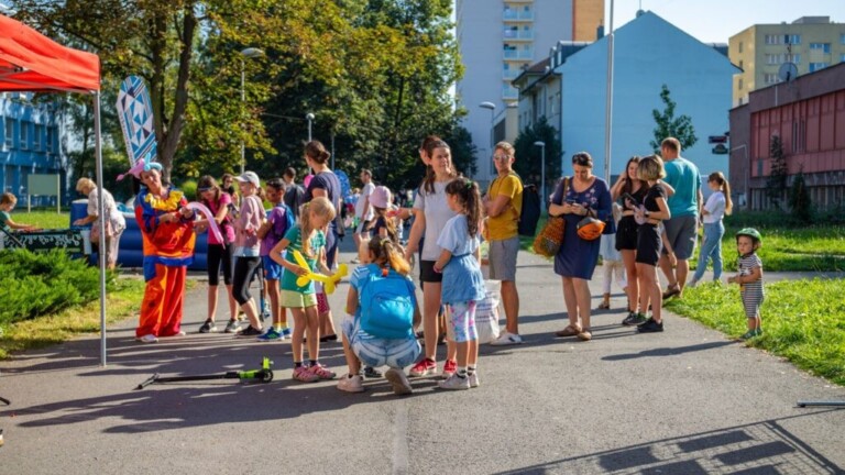 PRÁZDNINY VE MĚSTĚ ANEB LÉTO PLNÉ ZÁBAVY