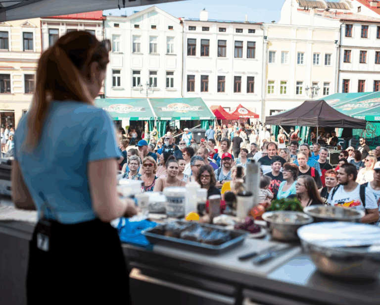 GASTROFESTIVAL VE FRÝDKU-MÍSTKU NABÍDNE DEN PLNÝ CHUTÍ, HUDBY A ZÁBAVY