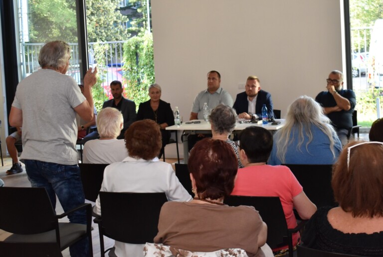 HOVORY S OBČANY – PANSKÉ NOVÉ DVORY