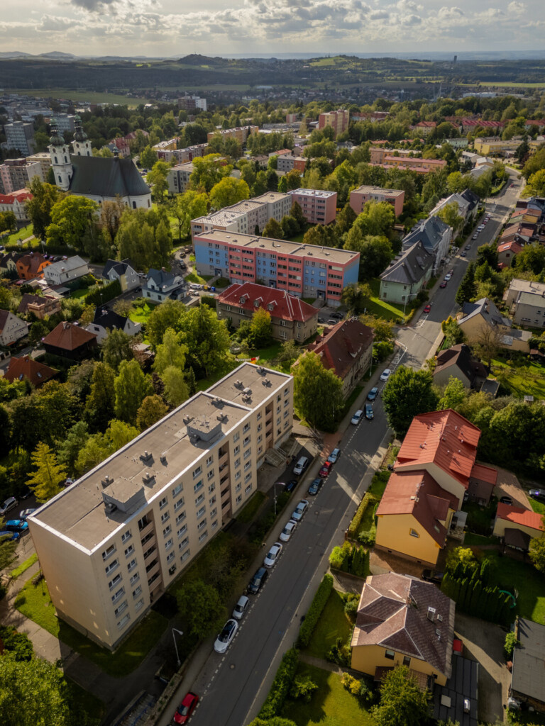 STARTUJE OPRAVA FREKVENTOVANÉ KOMUNIKACE U NEMOCNICE