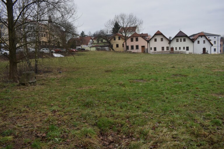 ZAČÍNÁME S VÝSTAVBOU: NA PŮSTKÁCH VZNIKNOU NOVÁ PARKOVACÍ MÍSTA A PARČÍK
