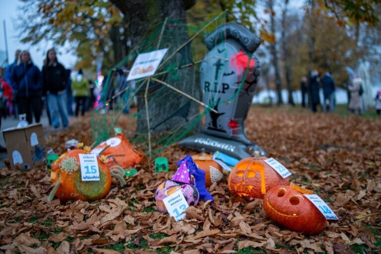 SOUBOJ DÝNÍ A STRAŠIDLA NA OLEŠNÉ. OBLÍBENÁ AKCE SE BLÍŽÍ