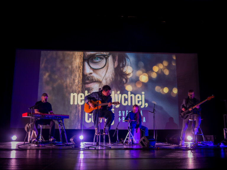VÝJIMEČNÁ PŘEDPREMIÉRA VE FRÝDKU-MÍSTKU: DAVID STYPKA OŽIL NA PLÁTNĚ V KINĚ VLAST