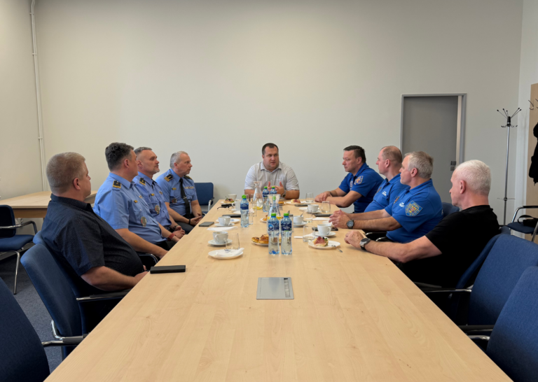 BEZPEČNOST SPOJUJE MĚSTA