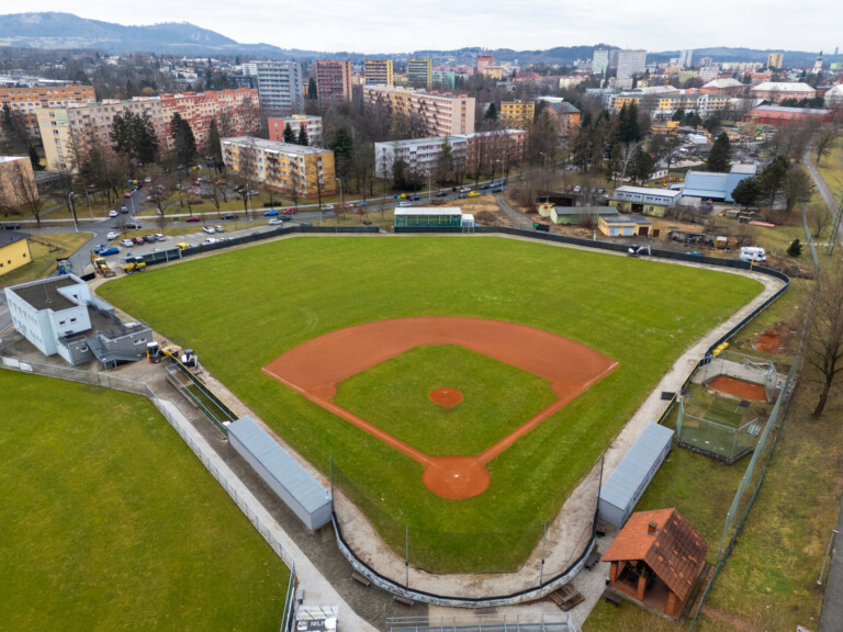 BASEBALLISTÉ ZAHÁJÍ SEZÓNU NA OPRAVENÉM HŘIŠTI