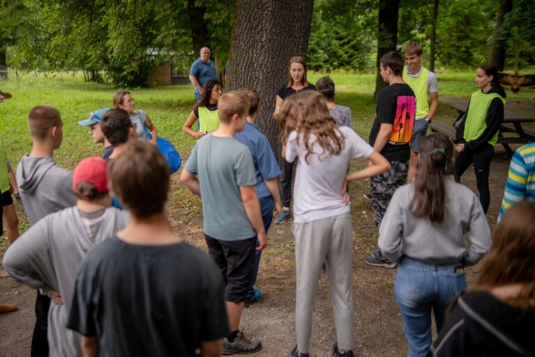 TÁBOR PRO DĚTI S PORUCHOU AUTISTICKÉHO SPEKTRA LETOS NABÍDL PUTOVÁNÍ ZA VODOPÁDY SNŮ