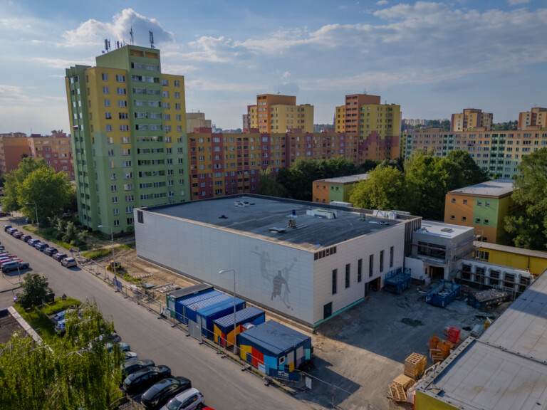 SPORTOVNÍ HALA NA SLEZSKÉ ROSTE, STAVBA BUDE DOKONČENA DO KONCE ROKU