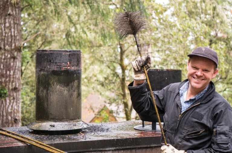 JAK SPRÁVNĚ TOPIT A UŠETŘIT? MĚSTO ZVE NA BESEDU S KOMINÍKEM