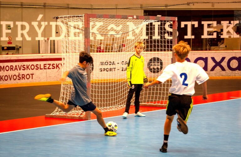 FUTSAL SI V POLÁRCE ZAHRÁLI ŠKOLÁCI I REPREZENTANTI
