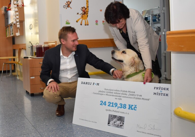 DALŠÍ SBÍRKA DARUJ F-M POMOHLA. PENÍZE PŮJDOU NA PODPORU CANISTERAPIE