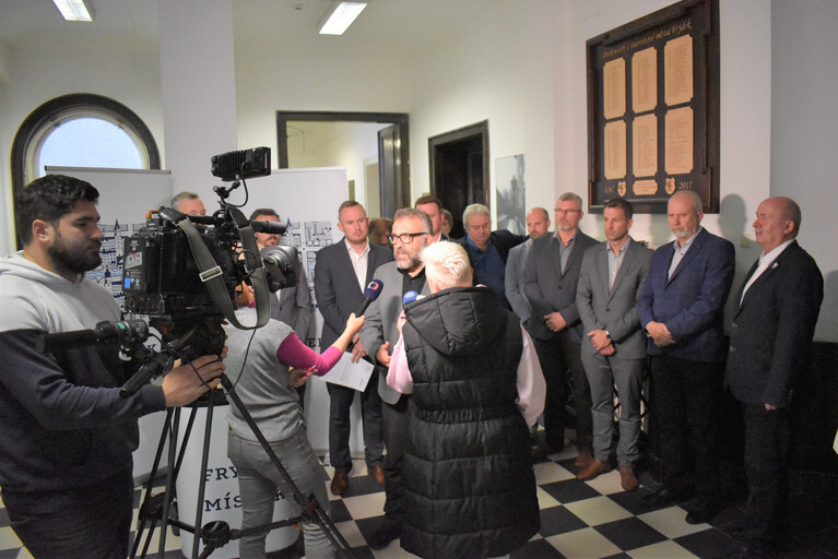 NOVÁ KOALICE DOHODNUTA: FRÝDEK-MÍSTEK POVEDOU NAŠE MĚSTO F-M A SPOLEČNĚ