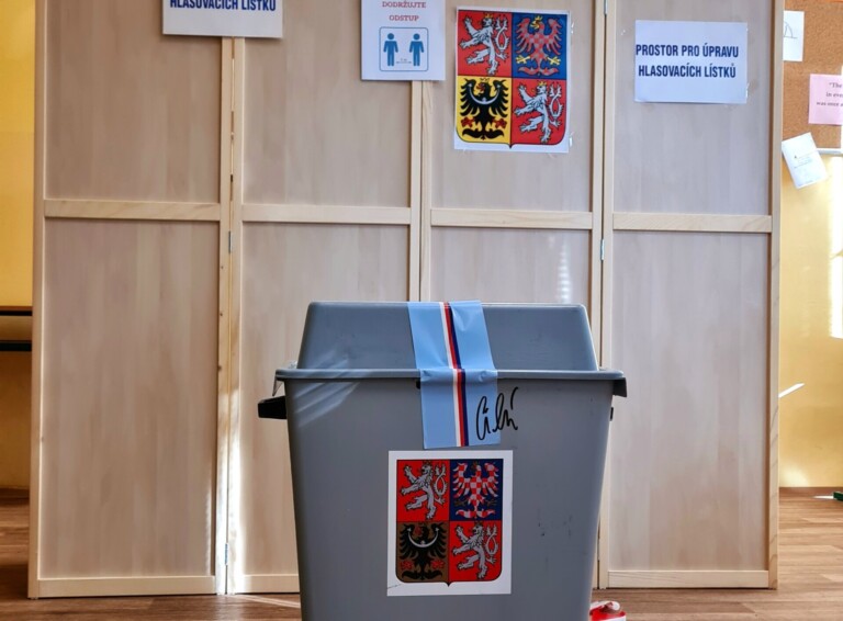 VOLBY: FRÝDEK-MÍSTEK PROMĚNIL ŠANCI NA STABILNÍ KOALICI. PETR KORČ SE VRACÍ