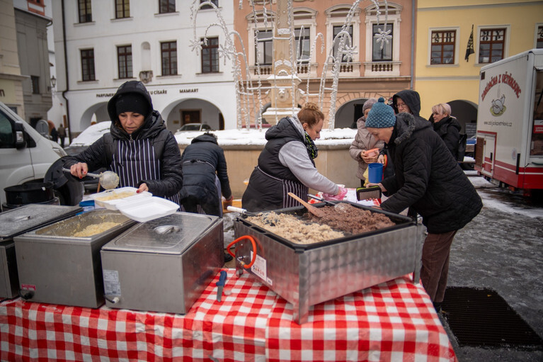 PRVNÍ LISTOPADOVOU SOBOTU NÁMĚSTÍ V MÍSTKU OVLÁDNE ZABIJAČKA